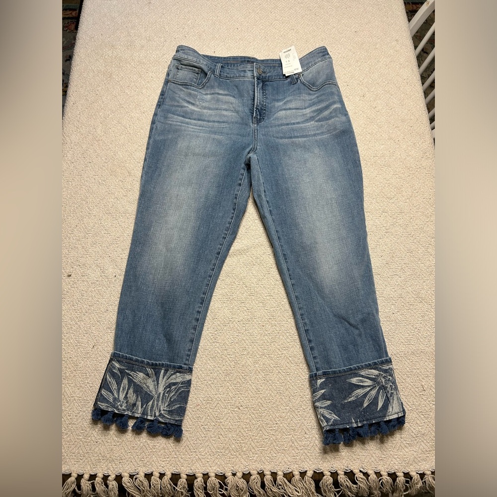 Chicos So Slimming Girlfriend Slim Leg Crop Womens 10 Blue tropical tassel new